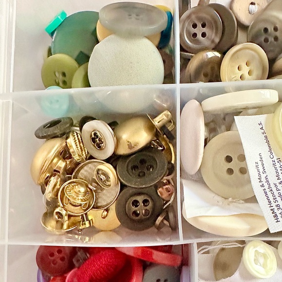 Buttons, Buttons & More Buttons - Picture 7 of 9